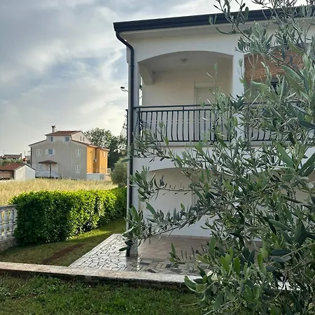 Apartmani I Soba Mia Porec Exterior photo